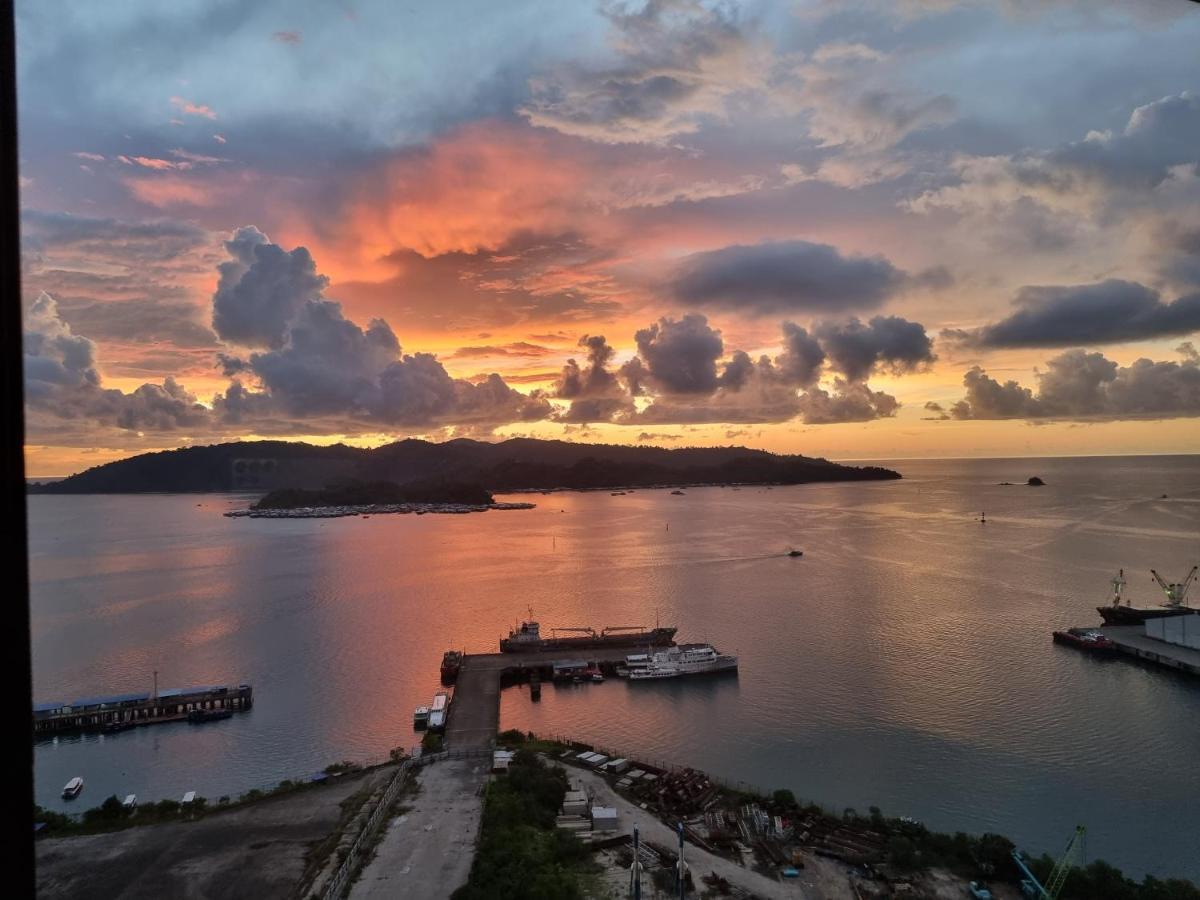 Nana Homestay - Jesselton Quay Кота-Кинабалу Экстерьер фото