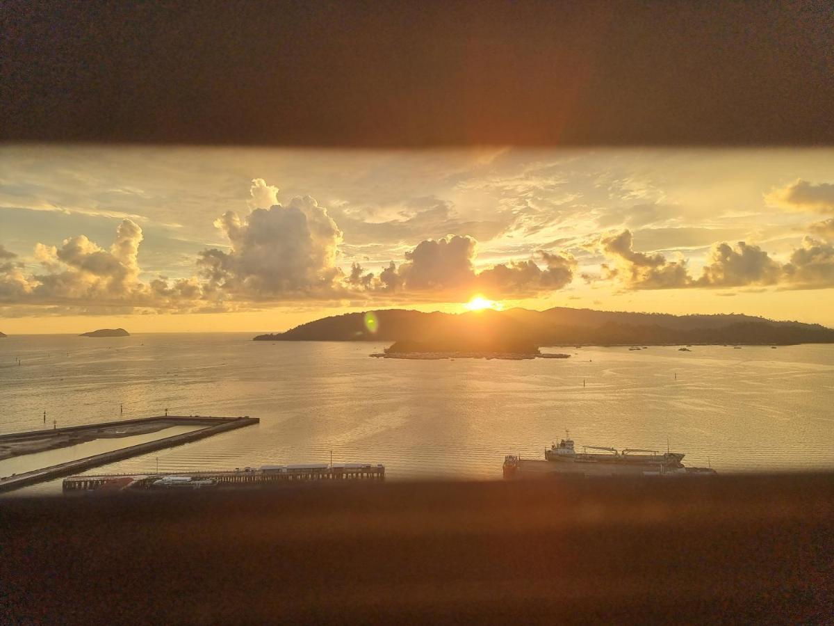 Nana Homestay - Jesselton Quay Кота-Кинабалу Экстерьер фото
