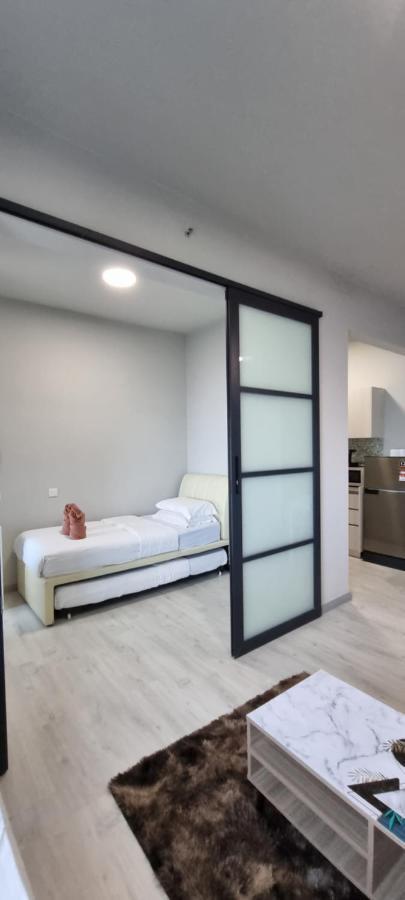 Nana Homestay - Jesselton Quay Кота-Кинабалу Экстерьер фото